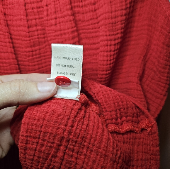 Women's Sleeveless Red Top - Picture 7 of 7